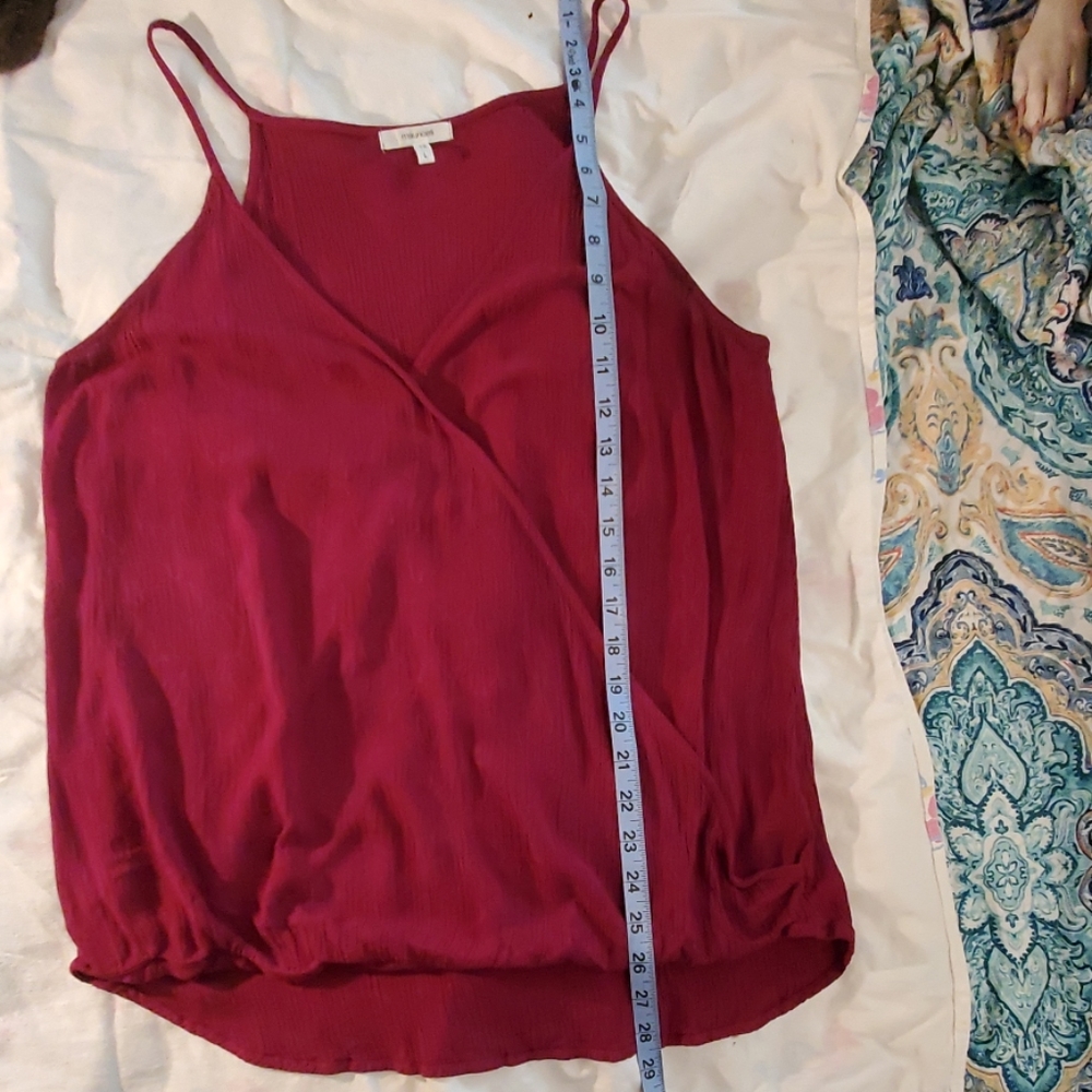 🤩Dark Pink Spaghetti Strap Tank 🤩